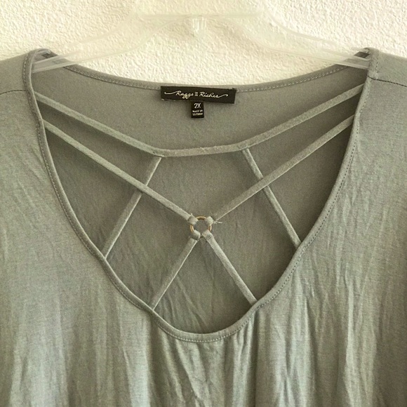 3/$24 Raggs II Riches Blouse - Picture 4 of 7